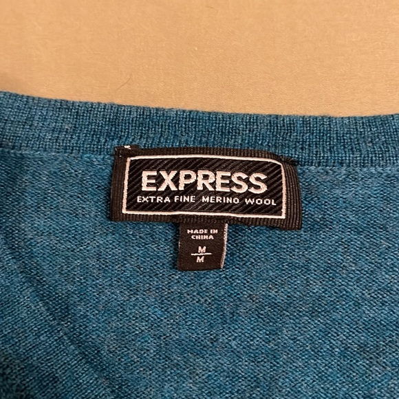 Express merino wool vneck - Picture 2 of 3